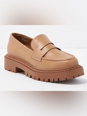 American Eagle Tan Chunky Lug Sole Penny Loafers
